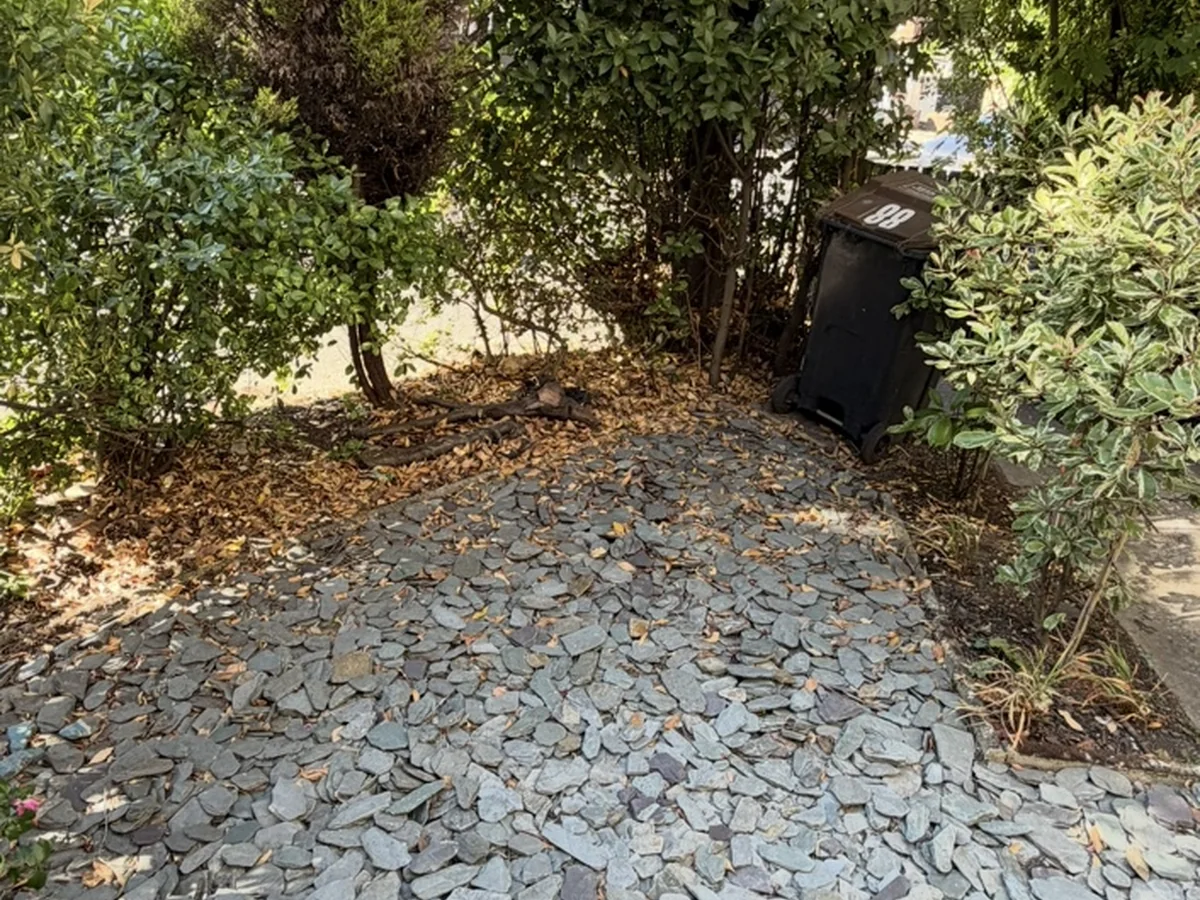 Area after furniture removal by Disposo